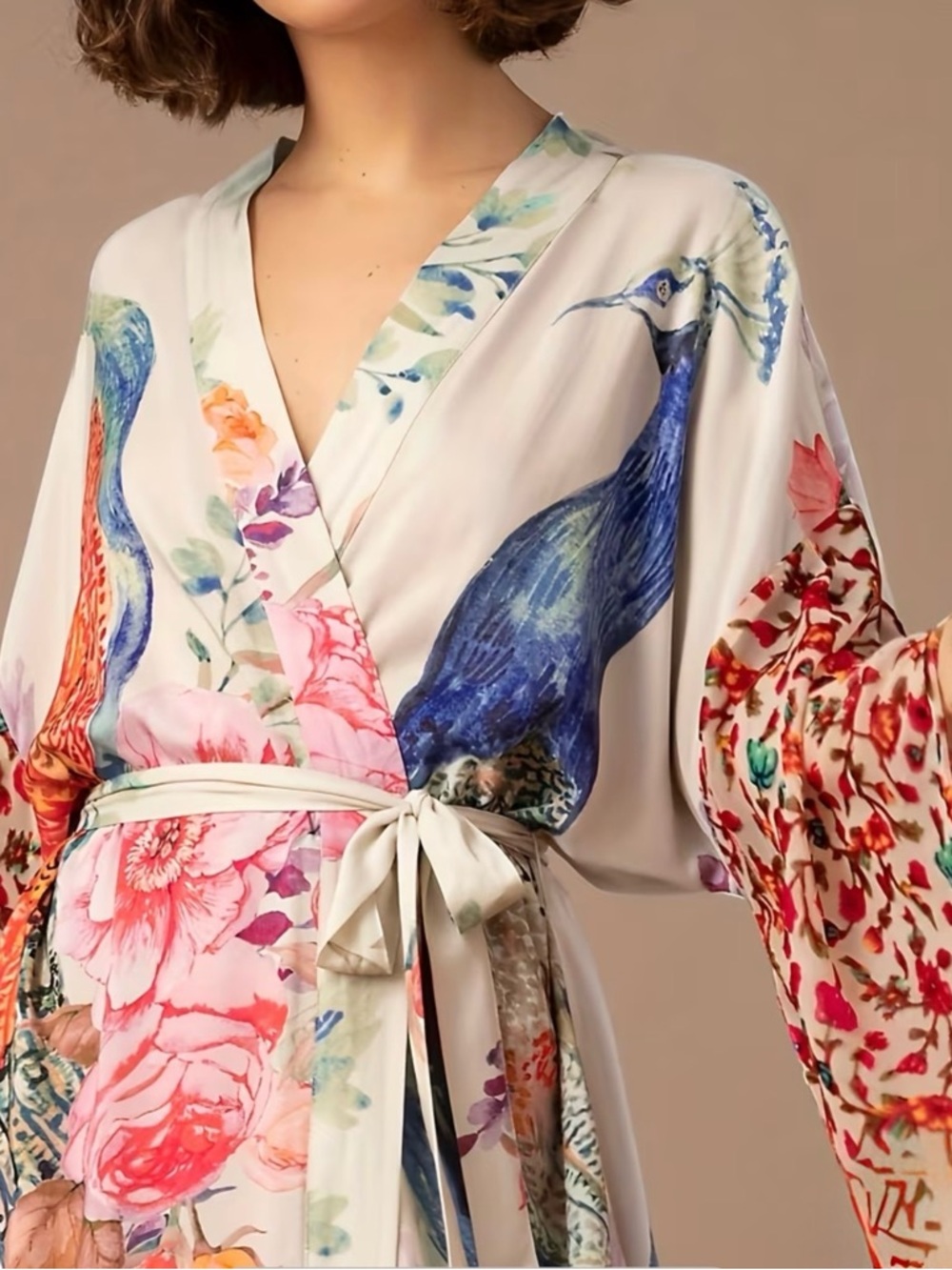 Floral & Peacock  Kimono Robe in Cream and Pink - Picture 3 of 7